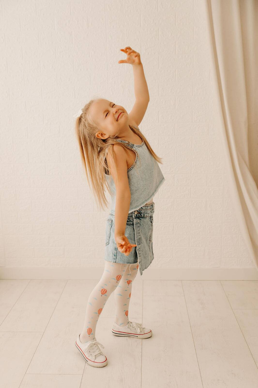 Rajstopy dziecięce w baloniki Fiore JOURNEY 40 DEN gardenia