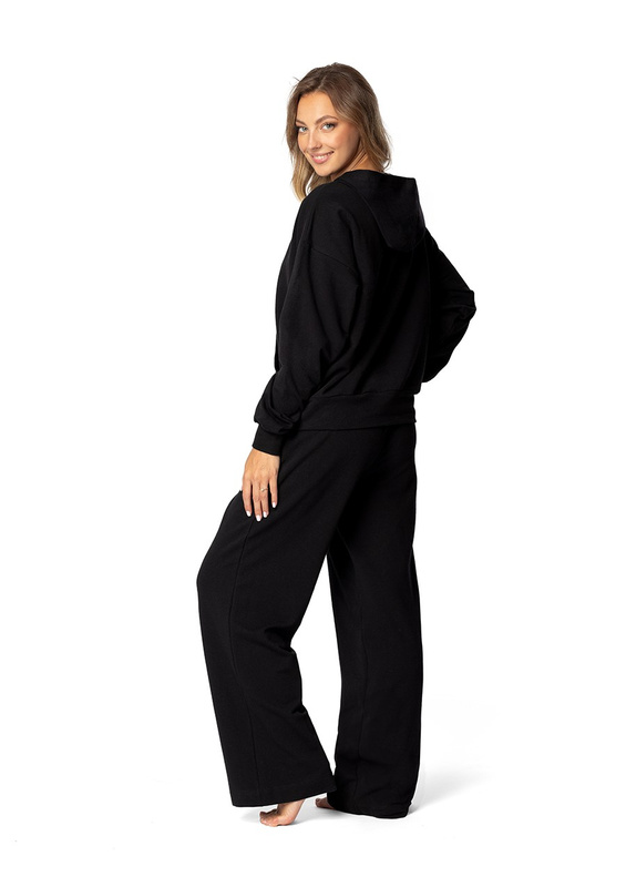 Komplet sportowy bluza z kapturem i "kangurką" oraz szerokie spodnie Dk-k-b8 - czarny bawełna - Dkaren