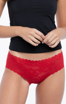 Koronkowe figi Julimex BELLIE  nie odznaczają się pod ubraniem