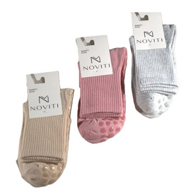 Antypoślizgowe skarpety damskie ABS z silikonem - Noviti SB130 mix 3 kolory