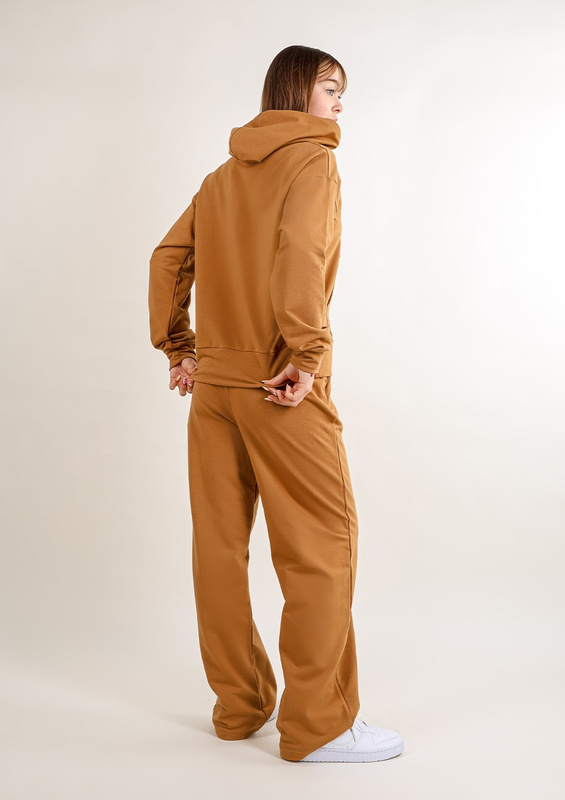 Komplet sportowy bluza z kapturem i "kangurką" oraz szerokie spodnie Dk-k-b8 - brąz bawełna - Dkaren