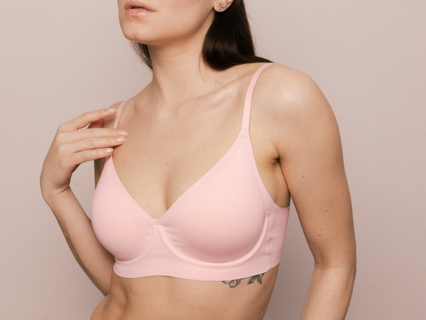 Nowoczesny bezszwowy różowy biustonosz Julimex Simple T-SHIRT BRA