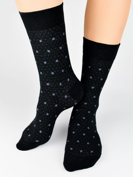 Męskie czarne skarpetki bawełniane M08 w szare kropki  Noviti SB006