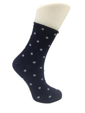 Bezuciskowe granatowe skarpetki w srebrne kropki Noviti SB015