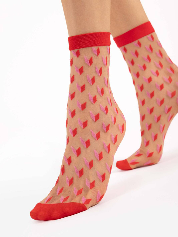 Beżowe skarpetki w czerwone wzorki Fiore DIZZY 20 den red/nude