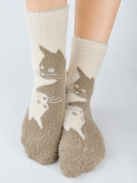 Puchate skarpety z kotkiem SP022 beż - Noviti